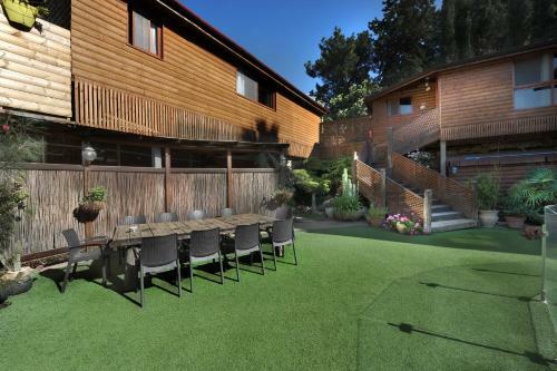 Lodge Barzilay Mansion