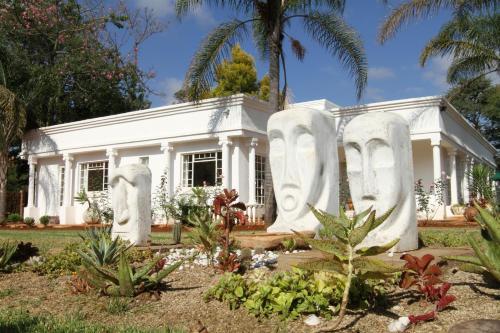 Hostal Heatherdale Guesthouse & Shuttle Services