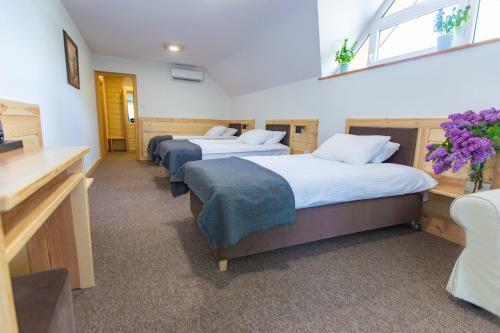 Hostal Zajazd Go??biowski