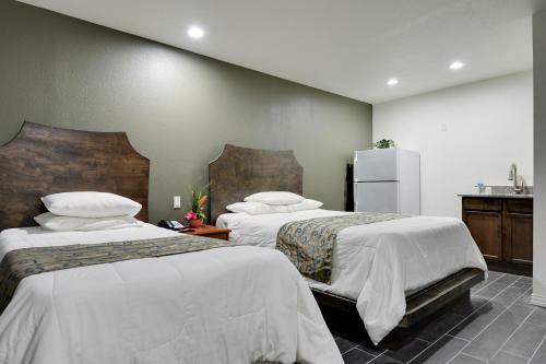 Hotel Romantic Inn & Suites