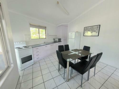 Boyne Island Motel And Villas