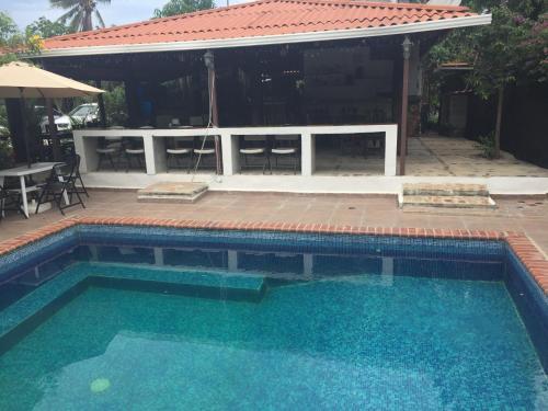 Bed & Breakfast Hostal Elia Victoria