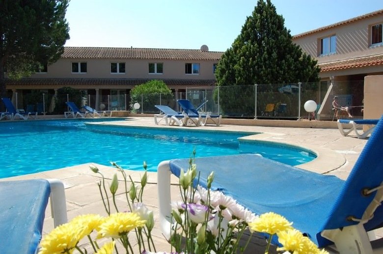 Royal Hotel
