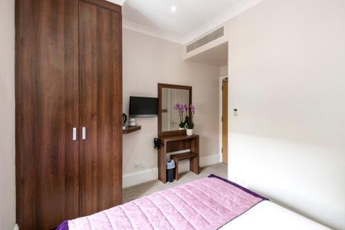 Hotel London House