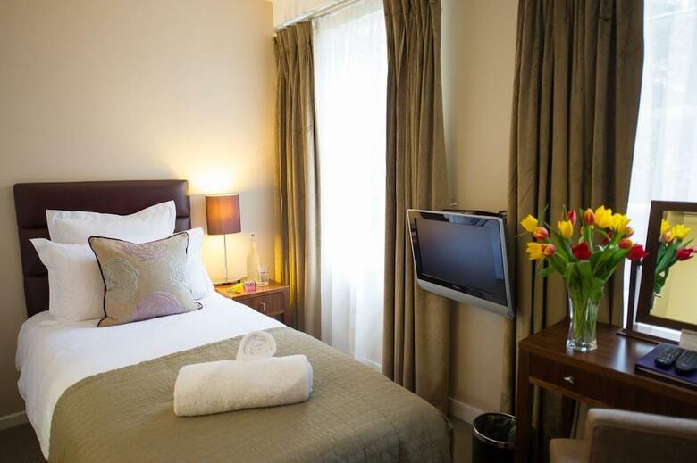 Hotel Dolphin House Serviced Apartments