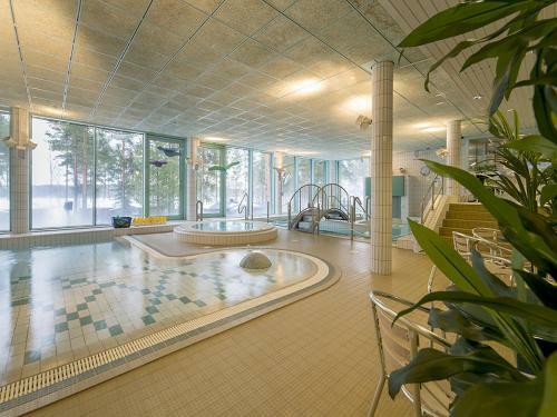 Hotel Holiday Centre Huhmari