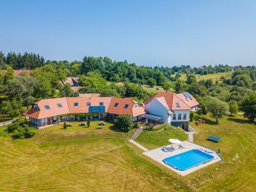 Hostal Ark�num Vend�gh�z