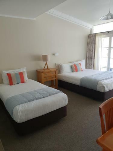Hananui Lodge And Apartments