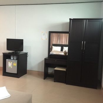 Hotel Phumthadarommanee Resort