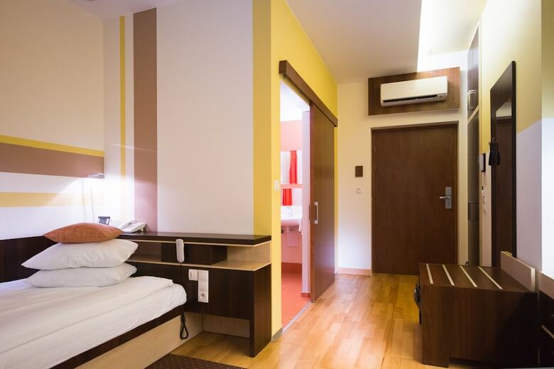 Centrum Dikul Hotel