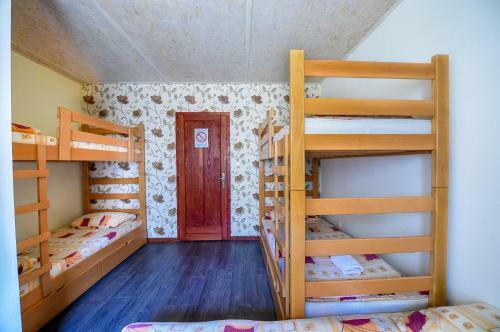 San Art Floating Hostel & Apartments