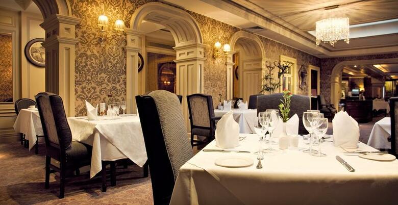 Buswells Hotel