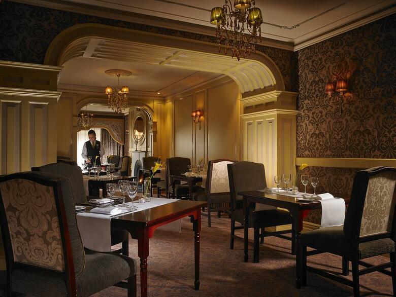 Buswells Hotel