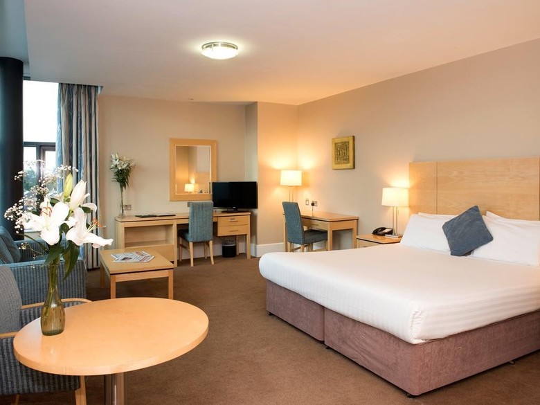 Hotel Green Isle Conference & Leisure