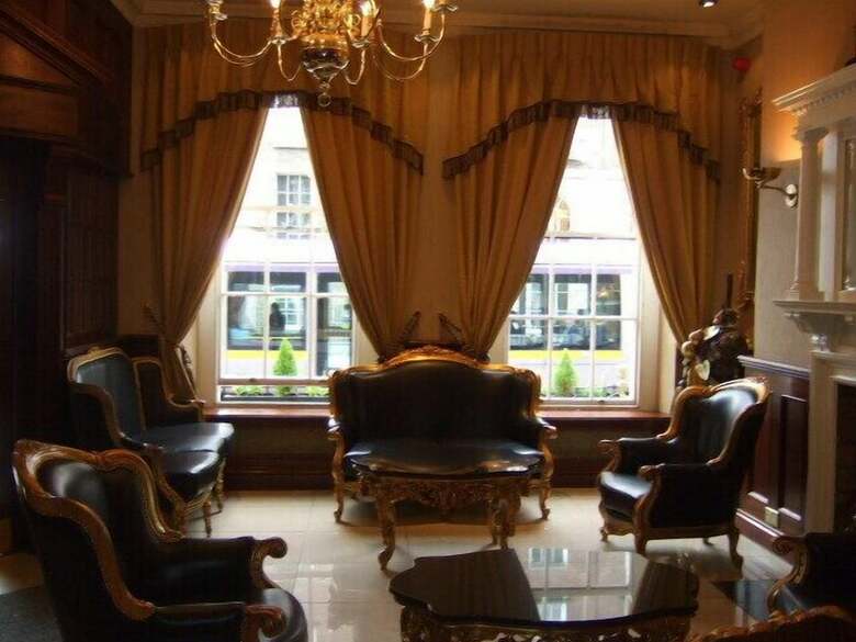 Hotel Russell Court