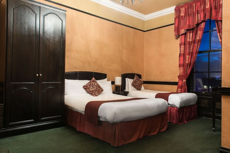 Hotel Russell Court