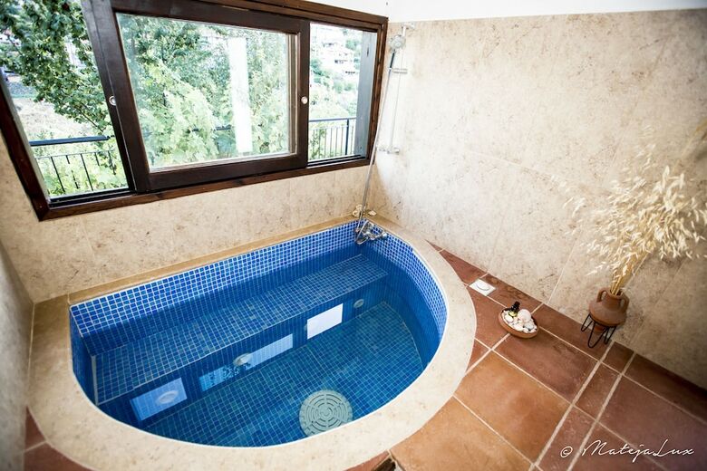 Hostal Ambelikos Traditional Agrohotel