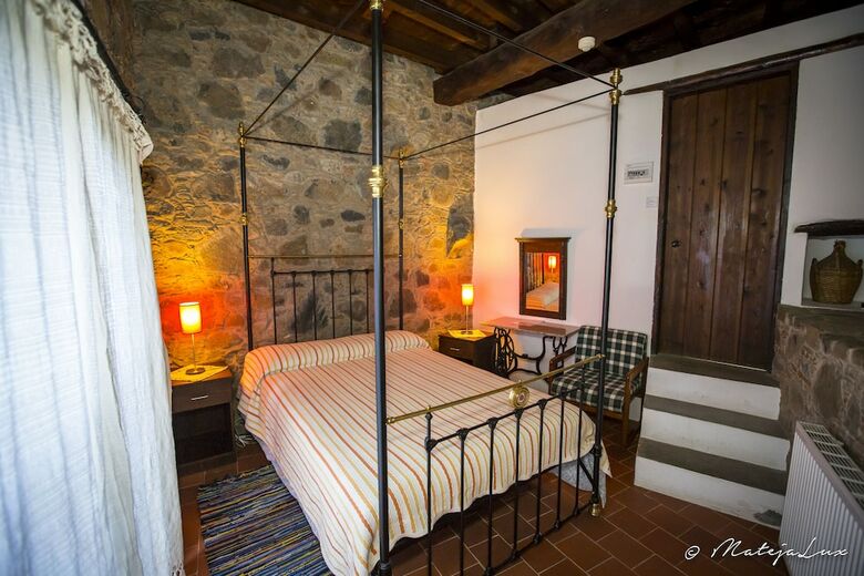 Hostal Ambelikos Traditional Agrohotel