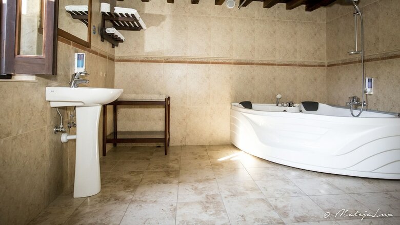 Hostal Ambelikos Traditional Agrohotel