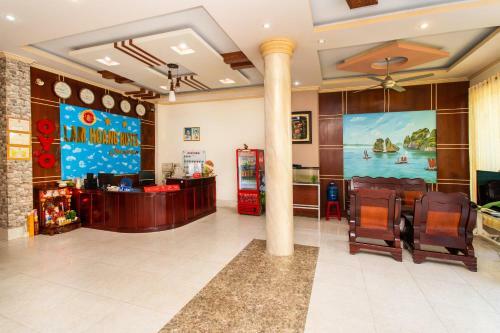 Vaccinated Staff - Oyo 971 Lam Hoang Hotel