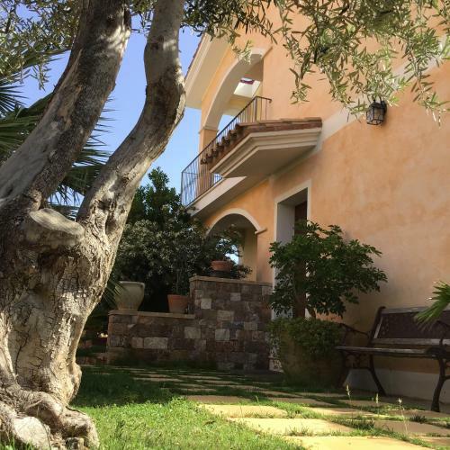 Hostal Affittacamere Belvedere La Peonia
