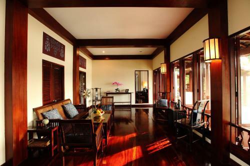 Sunset Villa By Burasari