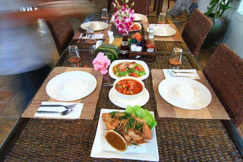 Hotel Baanrai Lanna Resort