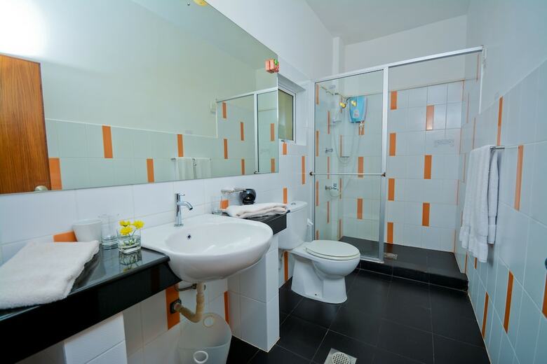 Bed & Breakfast Monsoon Suites