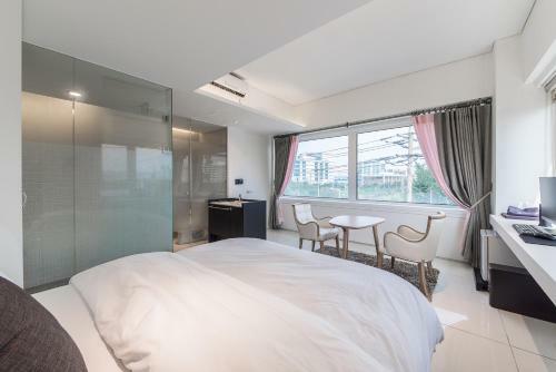 Smart Hotel Geumjeong