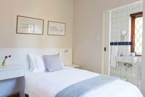 Hostal Knightsbury Guest House