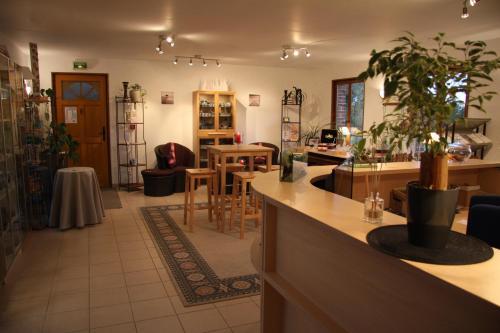 Hotel Les Charmilles De Mormal