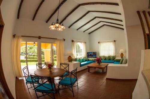 Amatique Bay Hotel