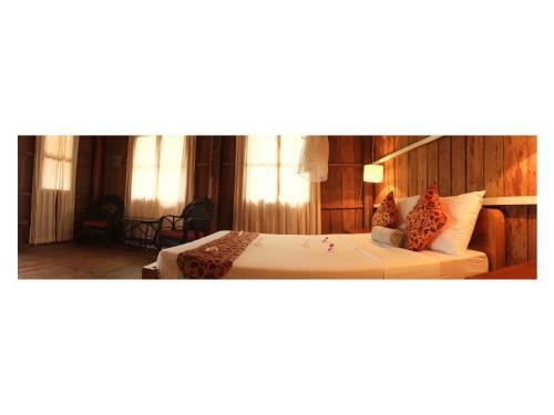 Two Moons Hotel
