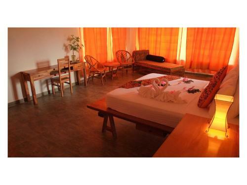 Two Moons Hotel