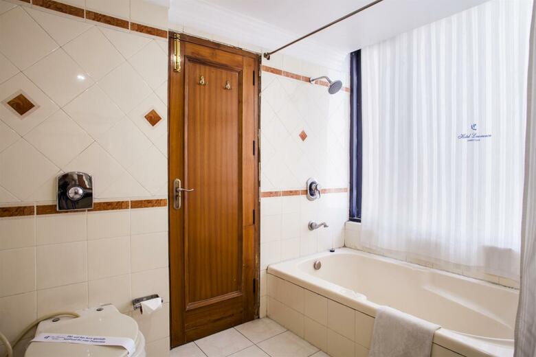 Hotel Lawrence