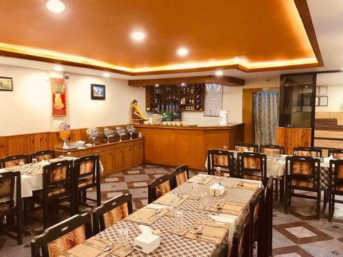 Hotel Chitwan Village Resort