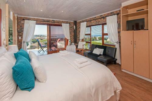 Hostal White Shark Guest House