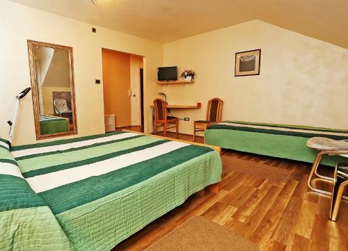 Hostal Amaro Rooms