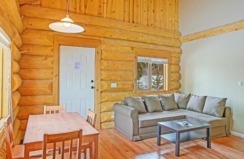 Hotel Lac Le Jeune Wilderness Resort