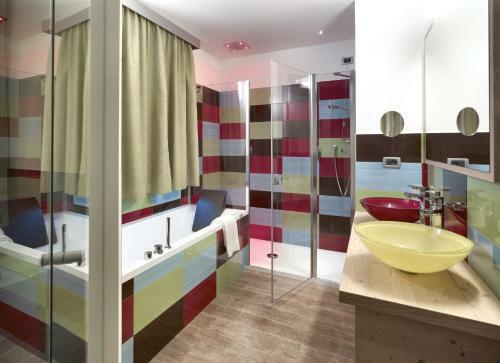 Color Home Suite Apartments