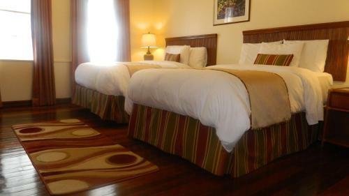 Cara Lodge Hotel