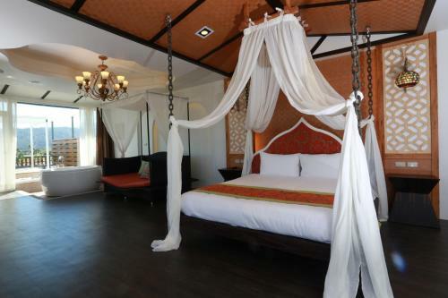 Follow Me Designed B&B