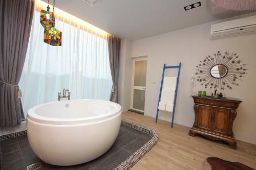 Follow Me Designed B&B
