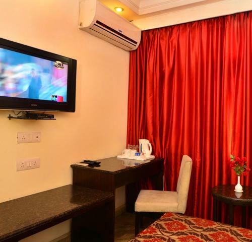 Hotel Shanti Palace West