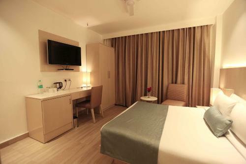 Hotel Shanti Palace West