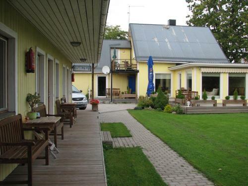 Hostal Kaare Guesthouse