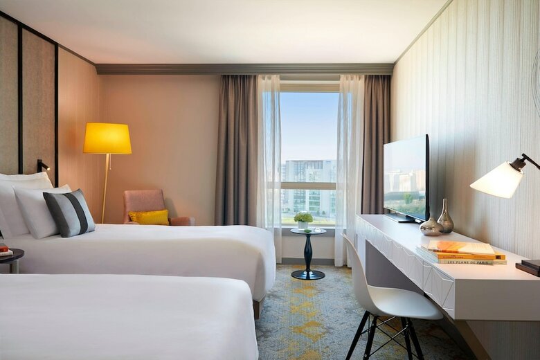 Hotel Renaissance Paris La Defense