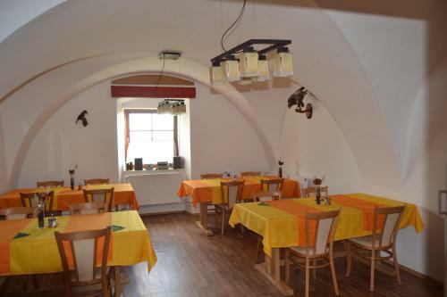 Hostal Ubytov�n� Na H�jence