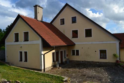 Hostal Ubytov�n� Na H�jence