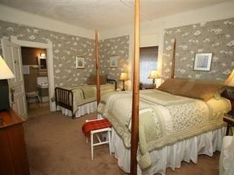 Bed & Breakfast 1898 Waverly Inn